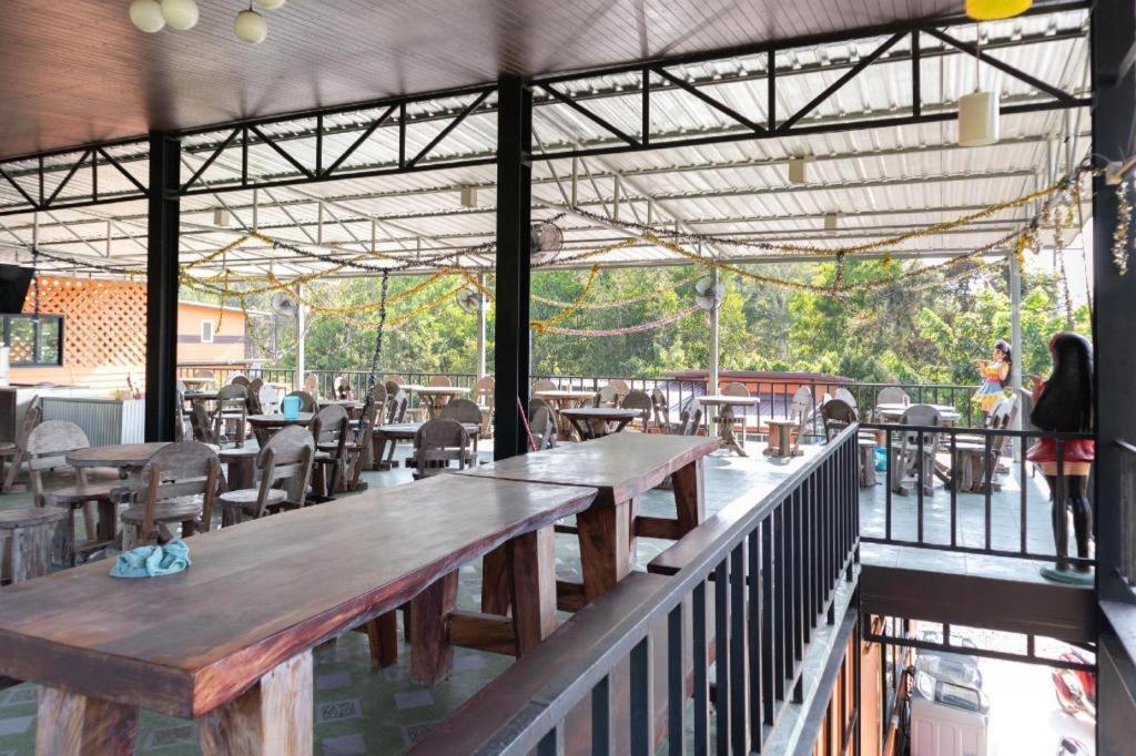 Oyo 755 Rattana Resort Koh Lanta Ngoại thất bức ảnh