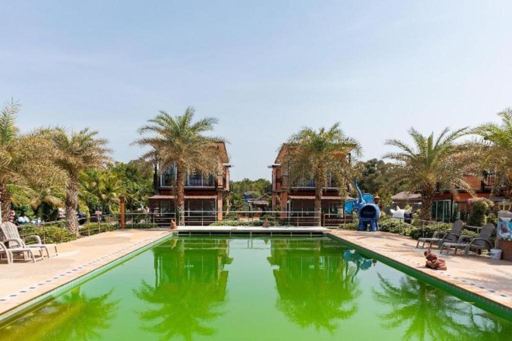 Oyo 755 Rattana Resort Koh Lanta Ngoại thất bức ảnh